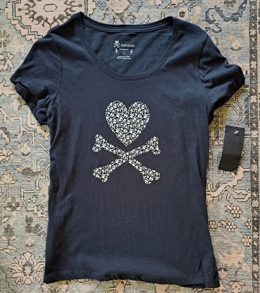 NEW Tokidoki Womens Skull Crossbones Heart w/Tags Size L Large